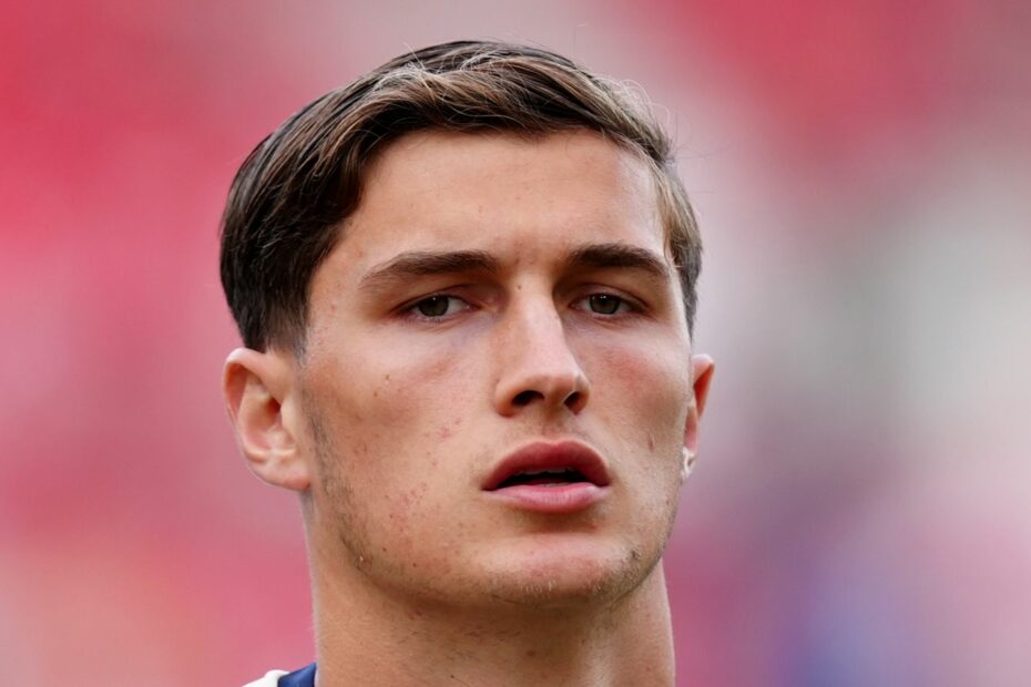 Freddie Potts: West Ham midfielder realising lifelong dream after Hammers academy graduate breaks into first team