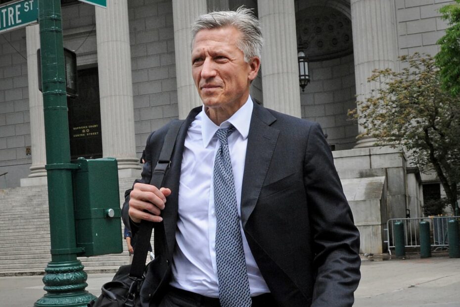 How Byron Trott became the favorite banker of Warren Buffett and America's wealthiest families