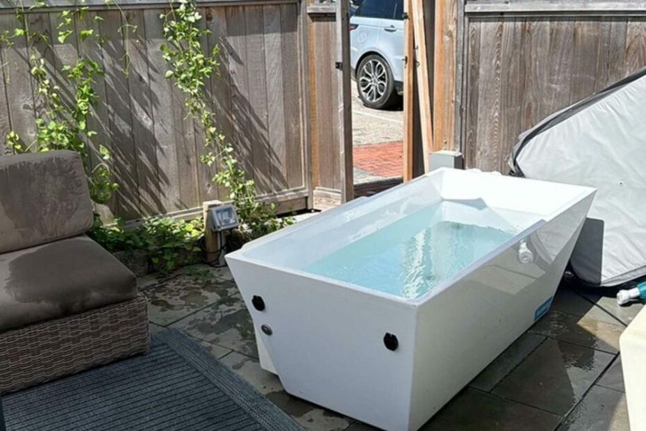 Ice Bath Routine for Beginners: Cold Therapy Made Easy | The Skinny Confidential