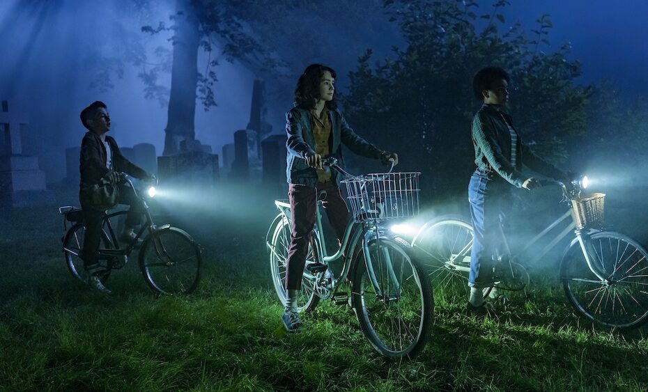 “Is That Pennywise?”: ‘Welcome To Derry’ Creators On How Withholding The Dancing Clown Makes The Prequel Series Even Scarier