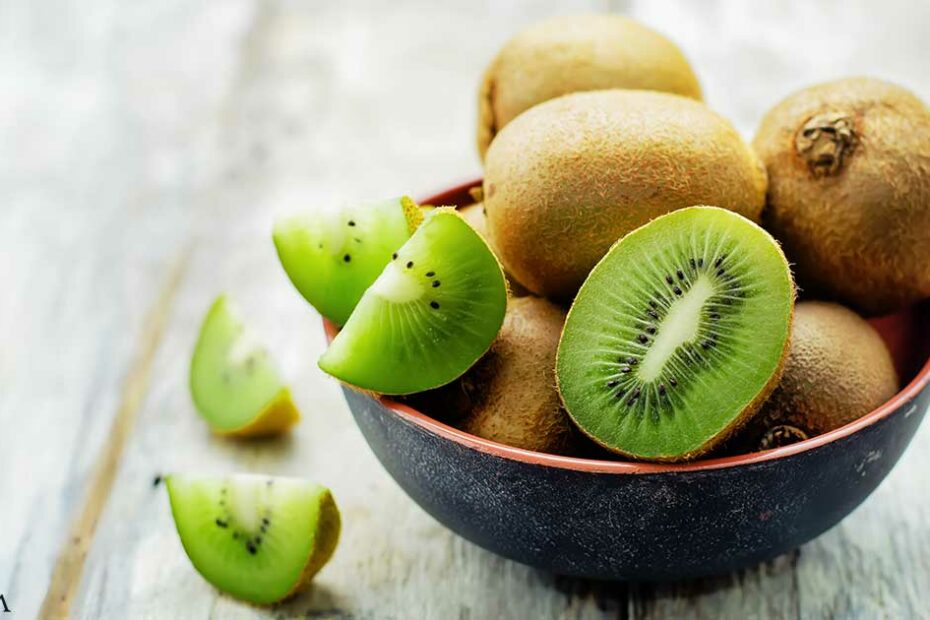 Kiwi for Constipation - How Many to Eat, How Fast It Works, and Who It's For