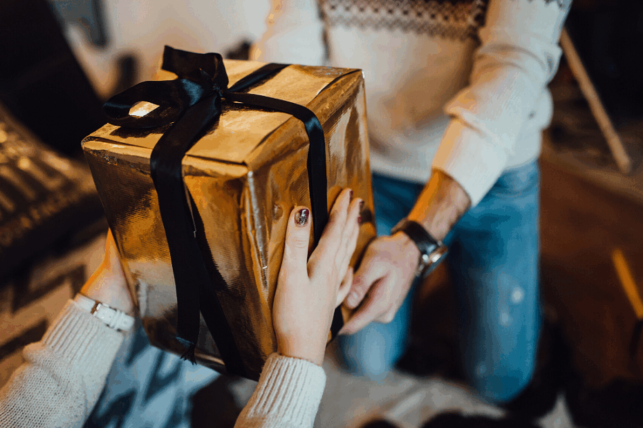 The 27 Best Gifts for Your Boyfriend's Parents (Under $100)