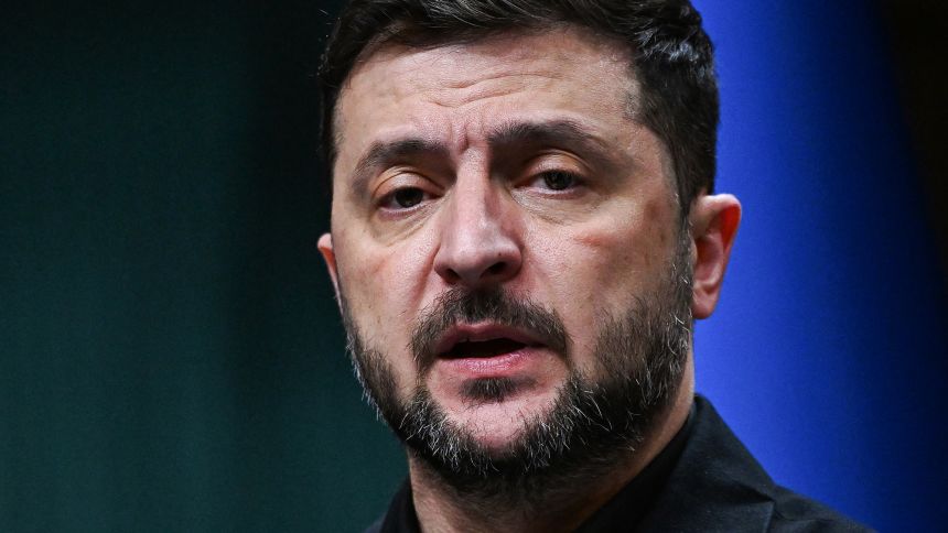 Trump gives Ukraine days to accept his plan to end war as Zelensky warns of ‘difficult moment in history’ - Egypt Independent