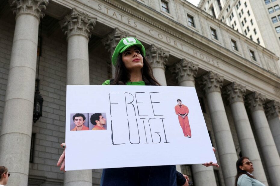 Victor Davis Hanson: The Left’s Growing Comfort With Political Violence