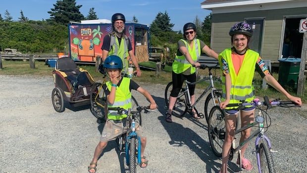 Why some Canadians love living without a car | CBC Climate Change News