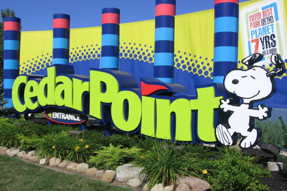 11 Vacation Spots That Are Now "Cashless Only" Zones - Idyllic Pursuit