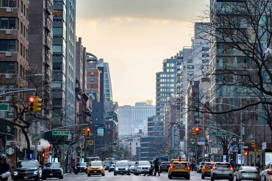 8 Cities in the US Banning Right Turns on Red Lights - Idyllic Pursuit