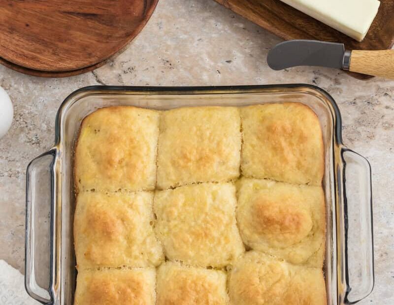 gluten free dinner rolls in a pan