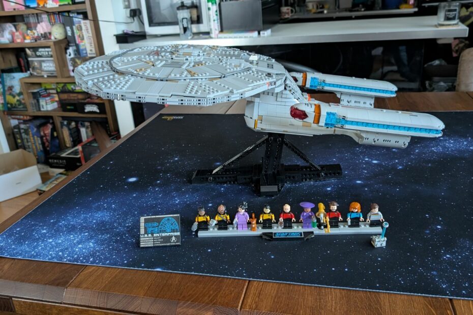 Lego U.S.S. Enterprise NCC-1701-D