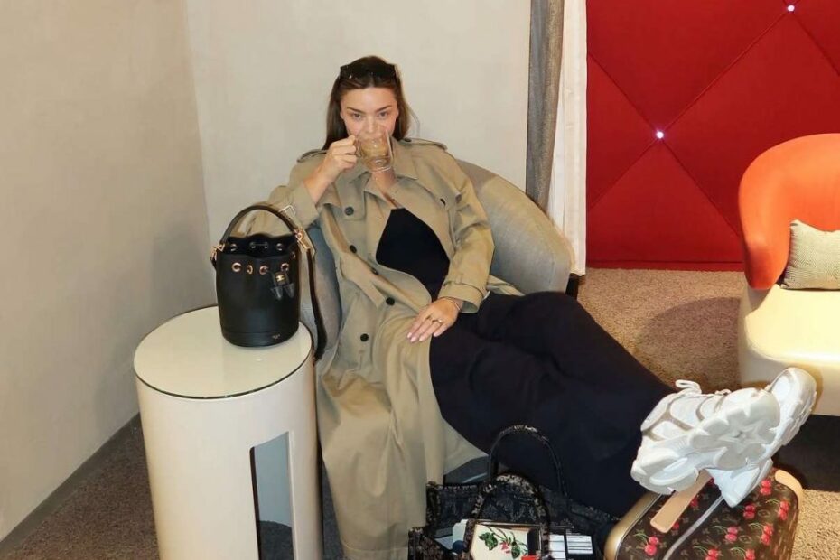OOO With Miranda Kerr: Routines and Rituals On The Go | The Skinny Confidential