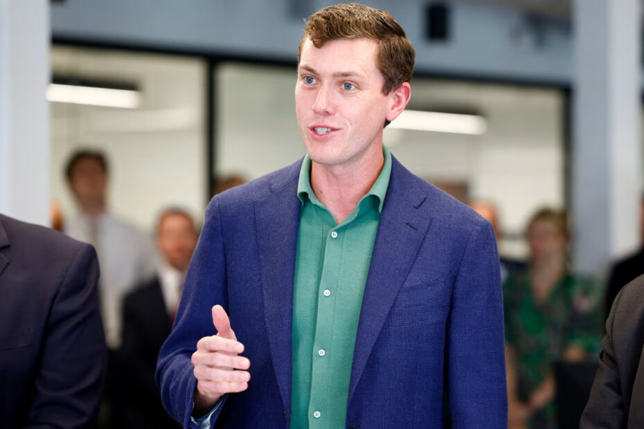 The tech firm that helped police find the Brown shooting suspect has sparked privacy concerns. Its CEO responds - Egypt Independent