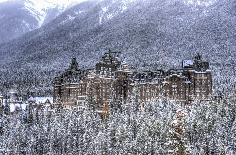 10 Haunted Hotels Around the World That Will Freak You Out - Idyllic Pursuit
