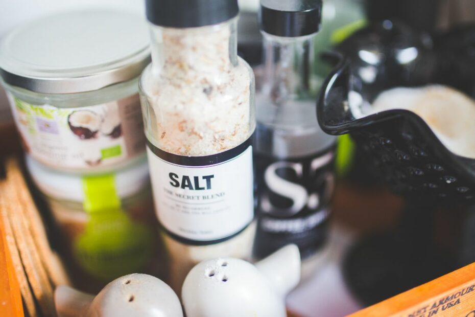 10 Pantry Staples That Replace Most Cleaning Supplies - Dollarsanity