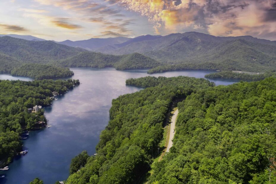 10 Trip-Worthy US Lakes You Haven’t Heard of Before - Idyllic Pursuit