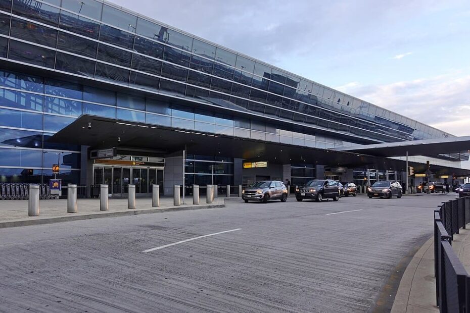 8 Major U.S. Airports That Could Detain You for Hours Over the Smallest Mistakes - Idyllic Pursuit