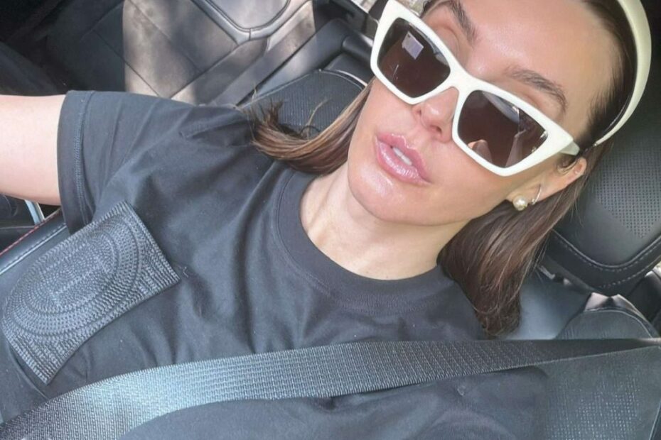 Does Niacinamide Help with Acne Scars? What It Can (and Can’t) Do | The Skinny Confidential