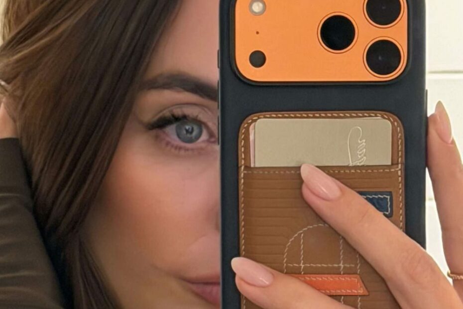 How to Make Eyes Look Less Tired (Even on No Sleep) | The Skinny Confidential