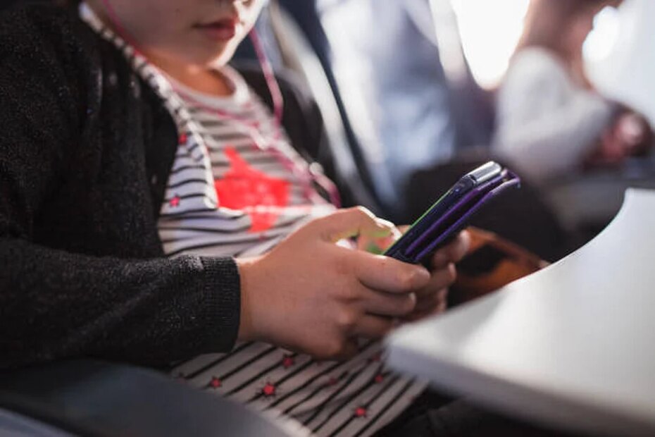 UAE’s child digital safety law: What actually changes for families, teens, tech platforms